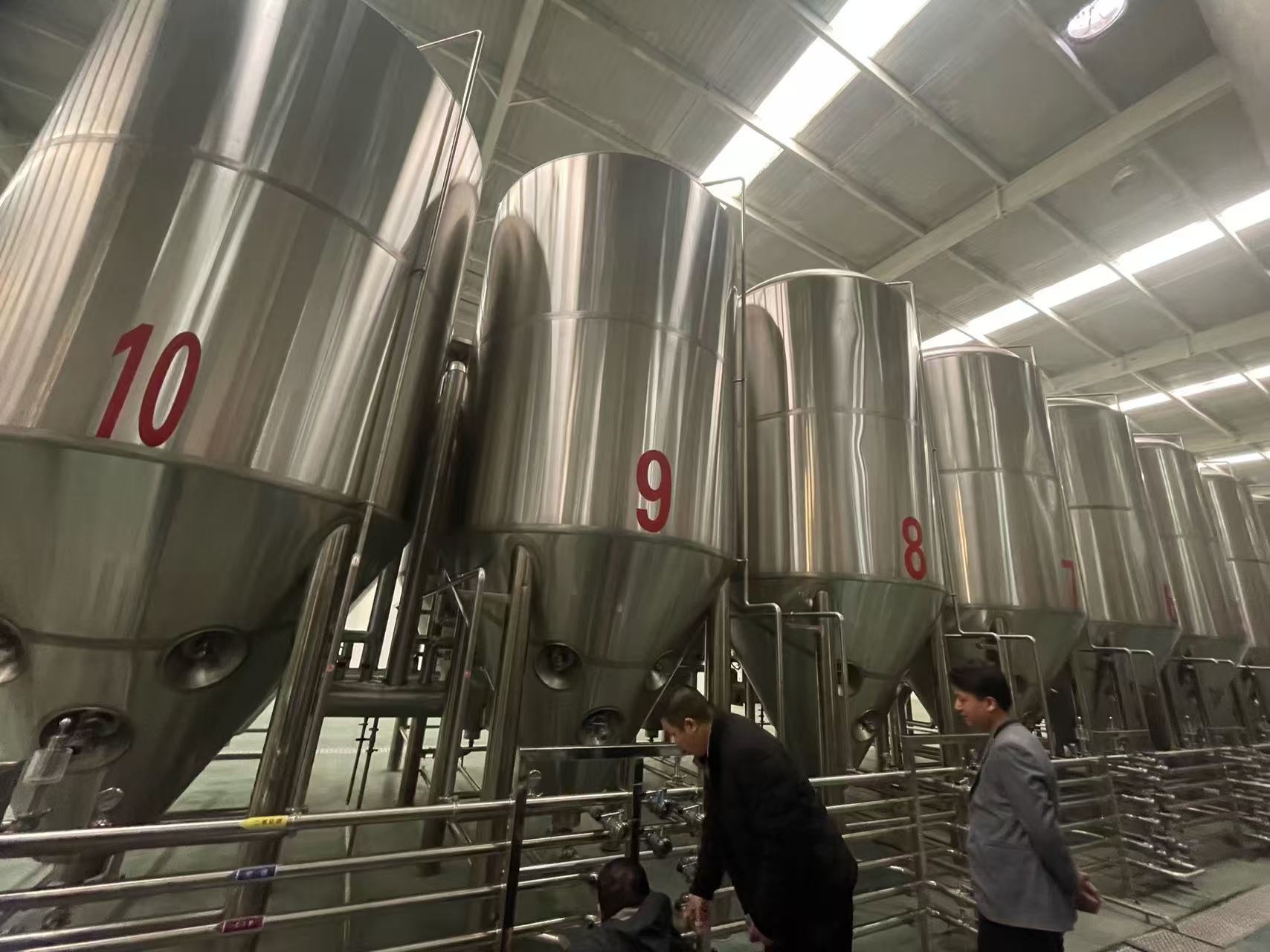 炎陵精酿啤酒设备厂—平面布置、设备设计、制造、调试、培训等一条龙服务
